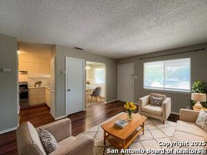 Building Photo - 311 E San Antonio Ave