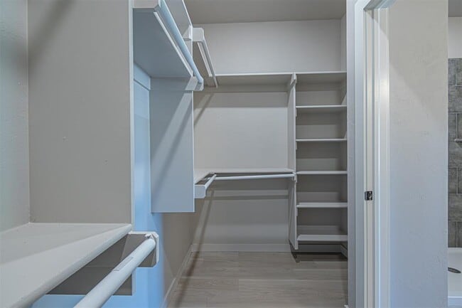 Building Photo - 2106 Willow Pl