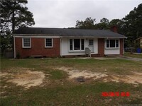 Building Photo - 1916 Hope Mills Rd