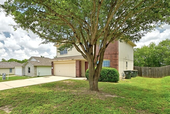 Building Photo - "Charming 3-Bed Sanctuary with 2.5 Baths in Kyle's Serene Peppergrass Cove, 1822 Sq Ft!"
