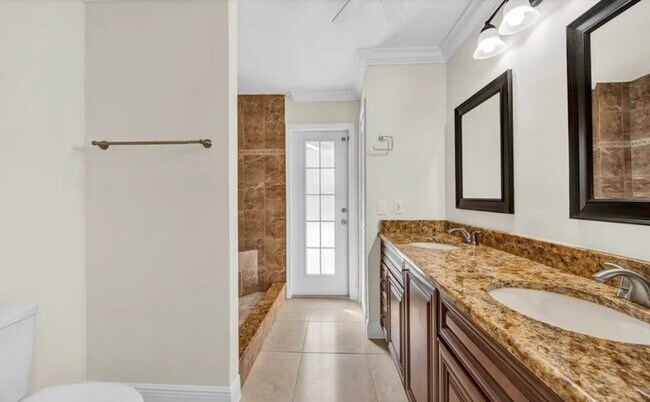 Building Photo - Stunning 3-Bedroom, 2-Bath Estate Home in ...