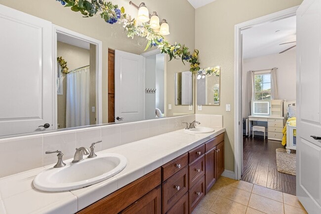 Building Photo - 29472 Welk Highland Dr
