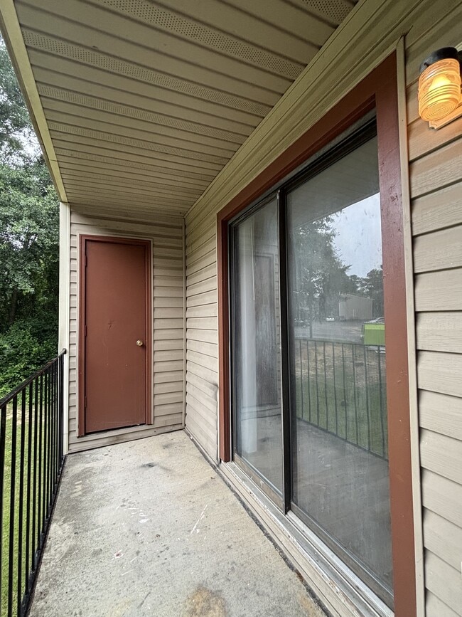 Building Photo - 1123 Southwood Dr