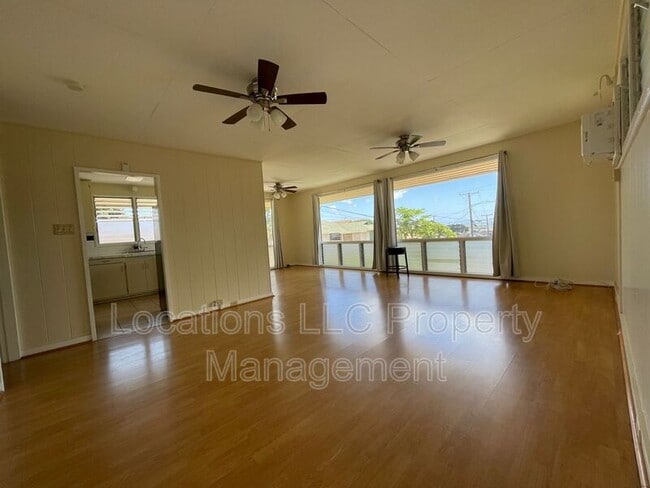 Building Photo - 1595 Makamua St