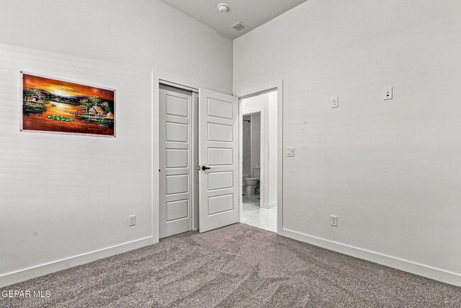 Building Photo - 7420 Norte Vly Ln