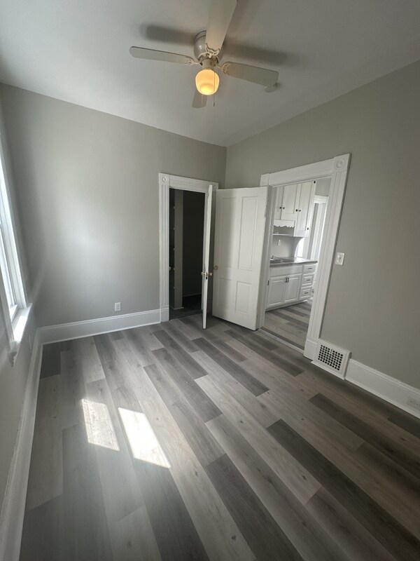Building Photo - 3155 W 84th St
