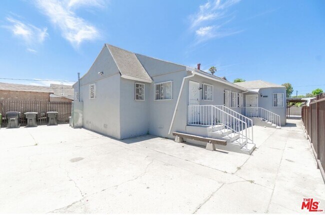 Building Photo - 12015 S Willowbrook Ave
