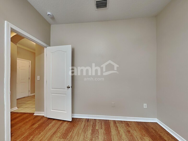 Building Photo - 30652 Palmerston Pl