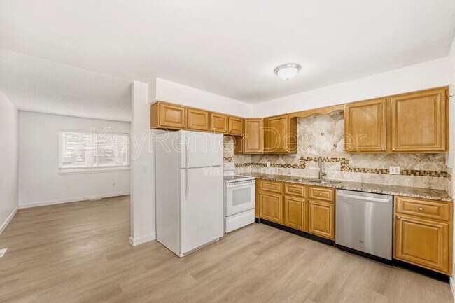 Building Photo - 738 S Nome St