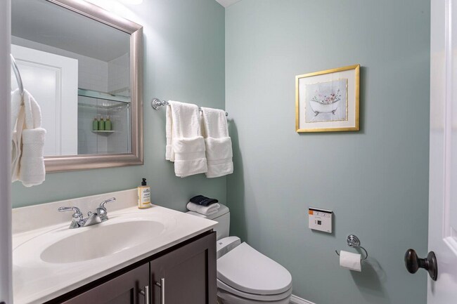 Building Photo - Fully Furnished Luxury Townhome | Walk to Downtown Princeton | 3 Beds | 3.5 Baths