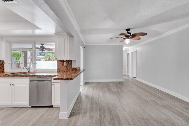 Building Photo - 5031 SW 88th Terrace