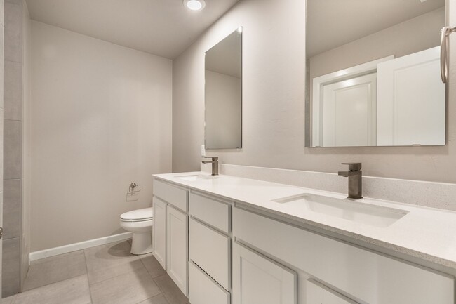 Building Photo - Available in Mustang. Showings begin Frida...