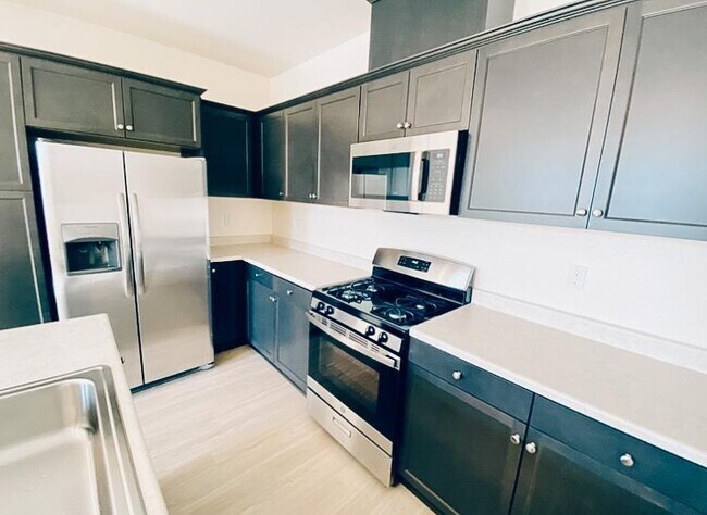 Building Photo - 27423 Georgetown Dr