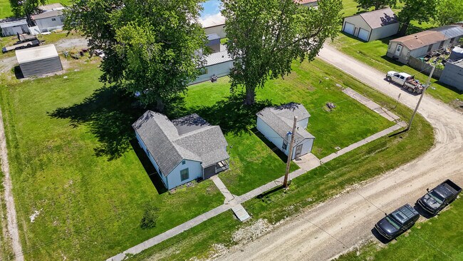 Building Photo - 216 Rollins St