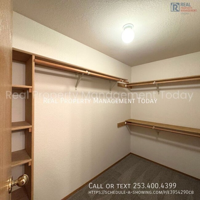 Building Photo - Cozy 3 Bedroom Apartment In Burien!