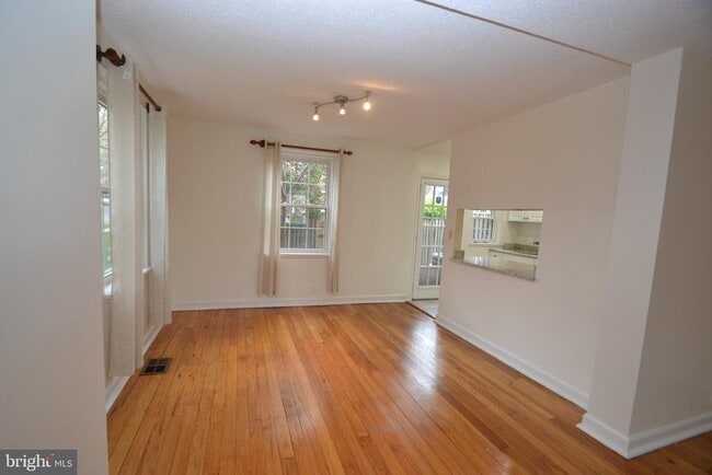 Building Photo - 3546 S Utah St