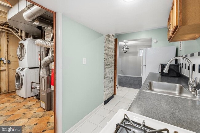 Building Photo - 9813 Cottrell Terrace