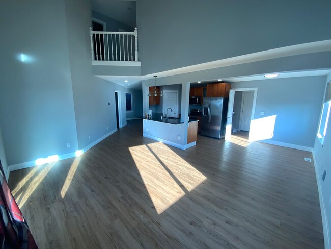 Building Photo - Newly Remodeled Tacoma Gem - Big and Spaci...