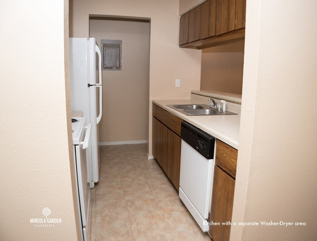 Building Photo - Mineola Garden Apts