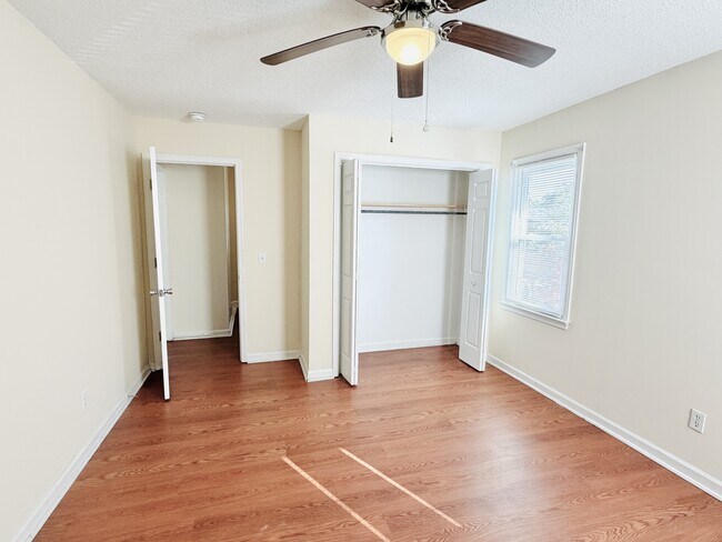 Building Photo - 42 N Crossing Ct
