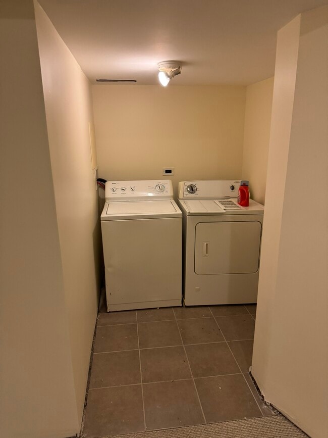 Building Photo - Haddon