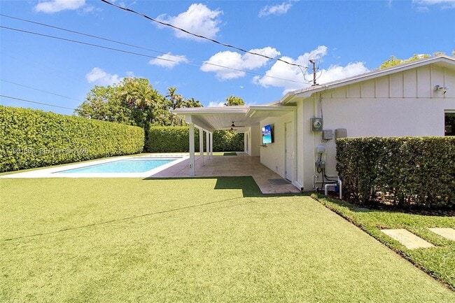 Building Photo - 8975 SW 83rd St