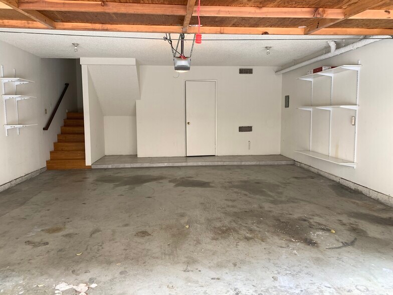 Building Photo - 15220 S Normandie Ave