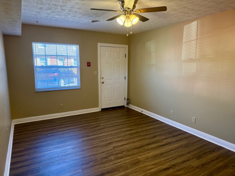 Building Photo - 2305 Adams Ave