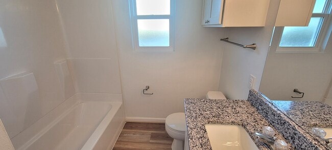 Building Photo - UPDATED HOME IN NORTH CLOVIS