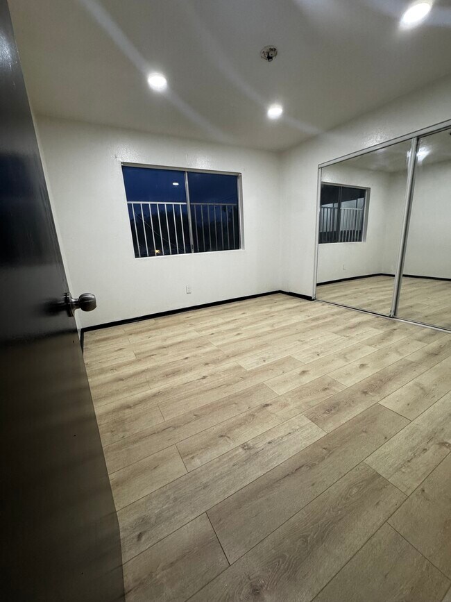 Building Photo - 4310 W 170th St