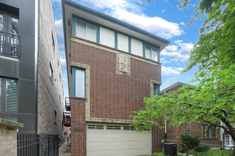 Building Photo - 1512 W Diversey Pky