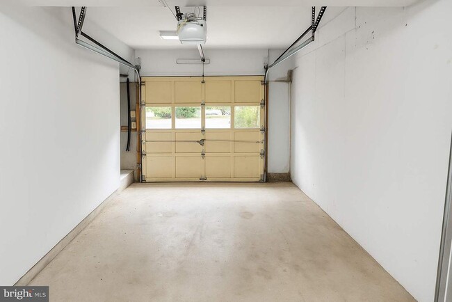 Building Photo - 1 Beacon Hill Way