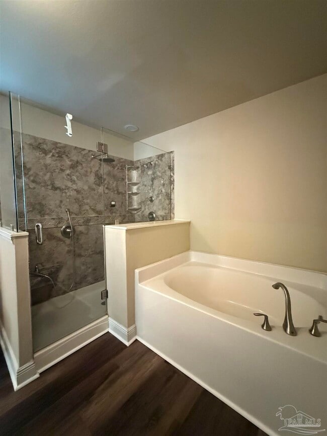 Building Photo - 4180 Hazelhurst Dr
