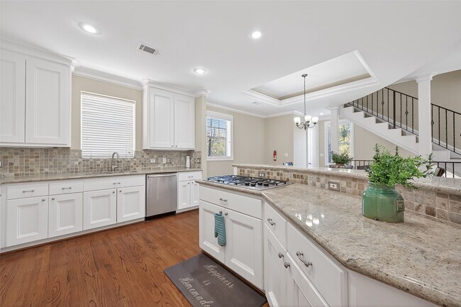 Building Photo - 105 Detering St