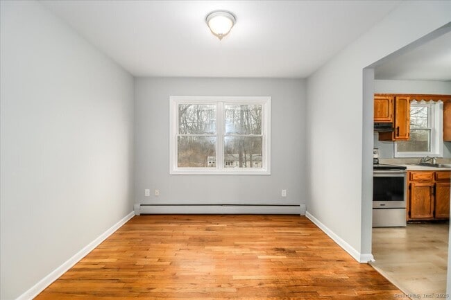 Building Photo - 32 Pleasant St