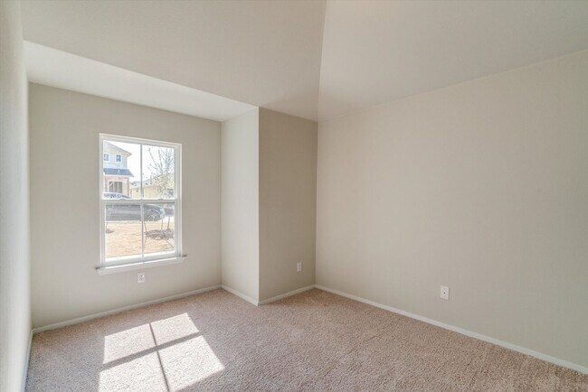 Building Photo - 5616 Respinto Dr