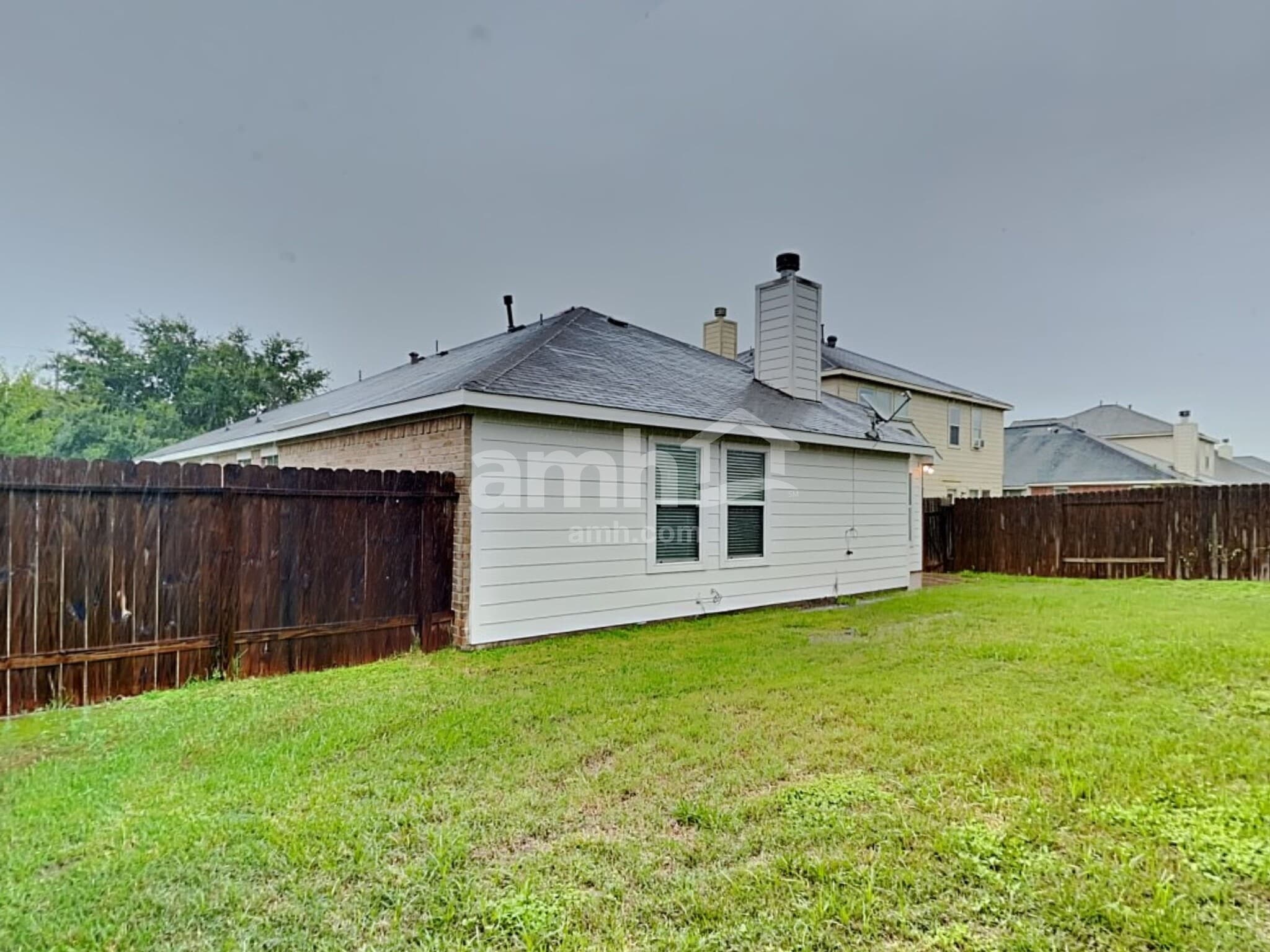 Building Photo - 7702 Summer Dale Dr