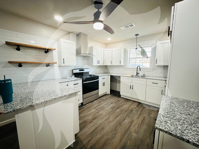 Building Photo - "Charming 3-Bed, 2-Bath Home in Shattuck -...