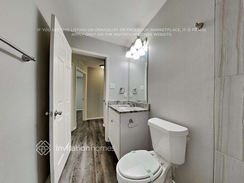 Building Photo - 112 Abelia Dr