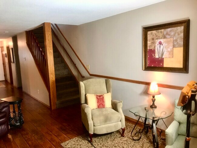 Building Photo - 101 S Rock Rd