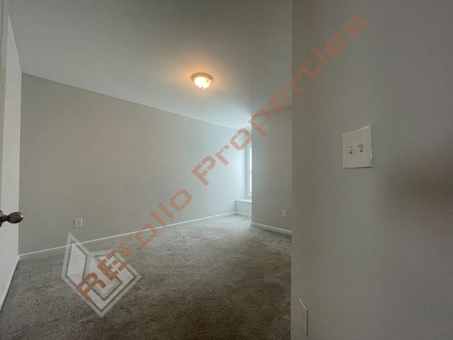 Building Photo - Beautiful 4BD 2.5BA Home w/Primary Suite o...