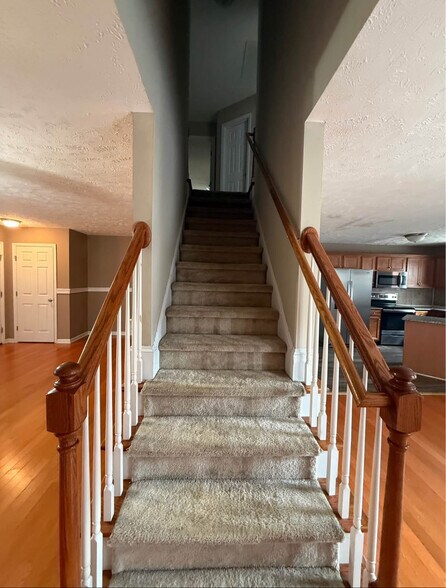 Upstairs - 1509 Bridgeton Way