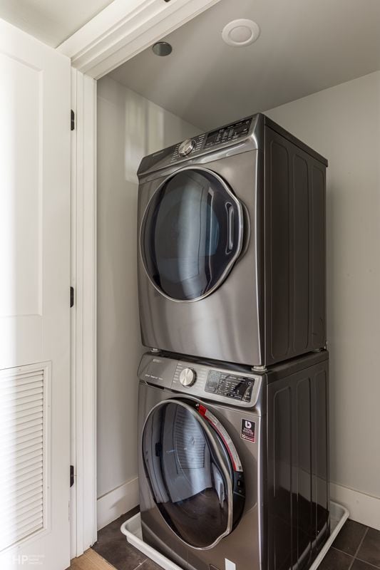 Building Photo - 729 N Sangamon St