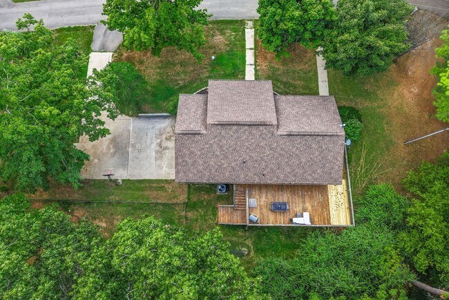 Building Photo - 114 Hickory Hill Dr