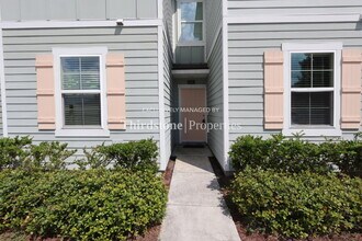 Building Photo - 433 Running Wds St