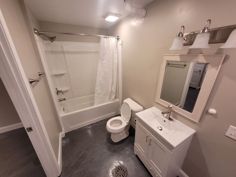 Basement bath - 10 Rolling Pines Dr