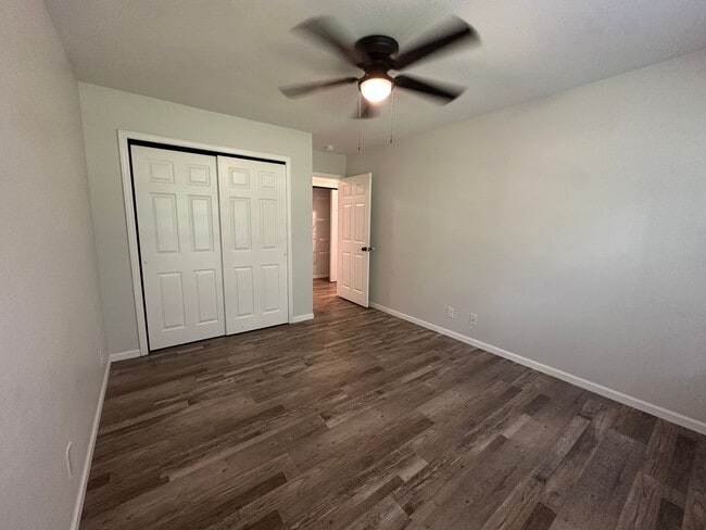 Building Photo - 3 Bed/2 Bath House!