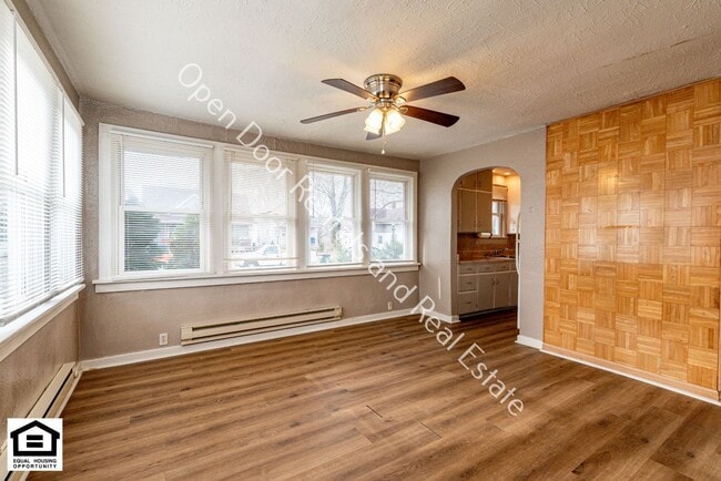 Building Photo - 122 N Grant St