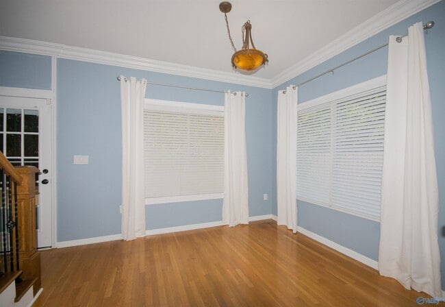 Building Photo - 104 Lancaster Ct SW