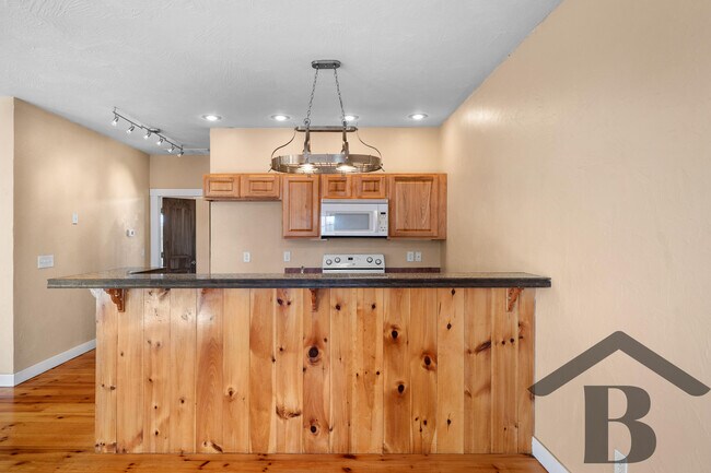 Building Photo - 1543 S Tuscany Ct